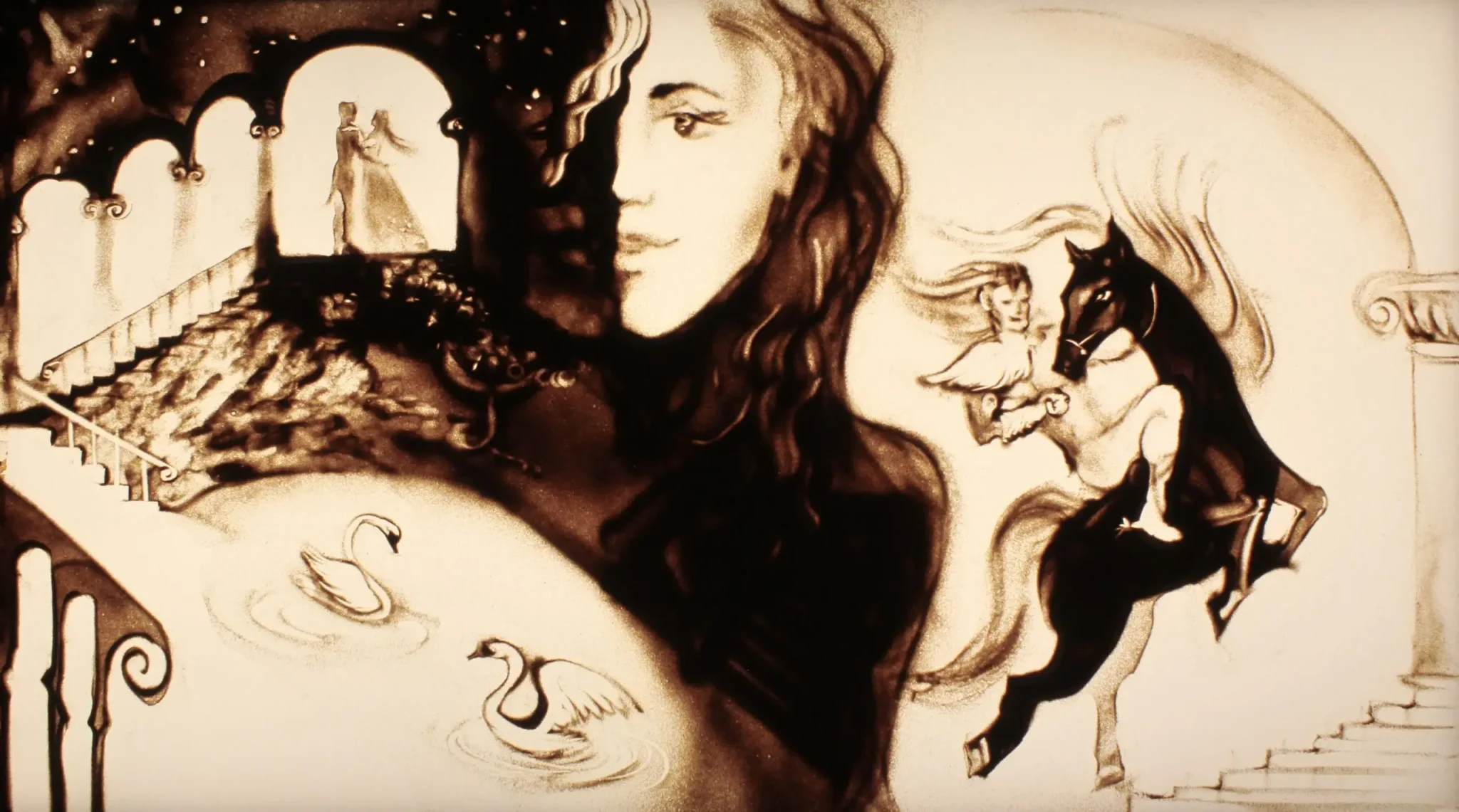 Sand Elf – Sandanimationskünstlerin – Dieses Bild zeigt ein Sandkunstwerk, das eine surrealistische Illusion eines Frauengesichts mit Szenen von Pferden, einem tanzenden Paar und Schwänen kombiniert.
